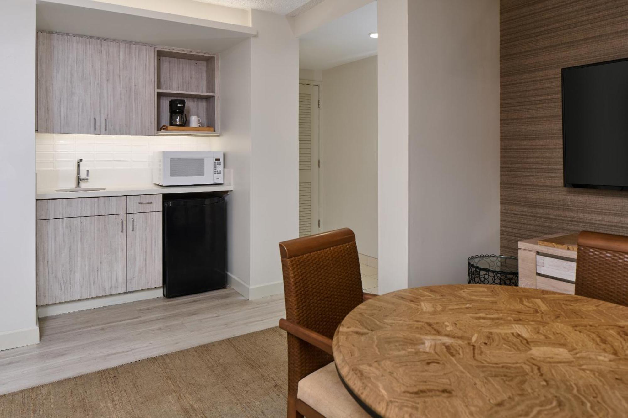 Kaimana Beach Hotel Гонолулу Номер фото