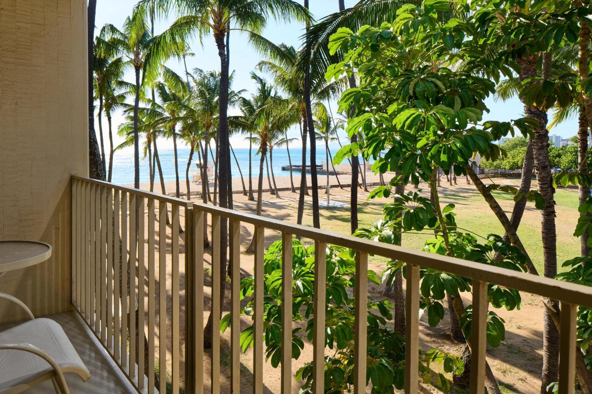 Kaimana Beach Hotel Гонолулу Екстер'єр фото